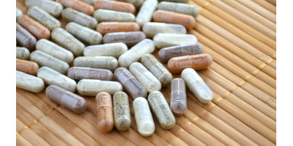 Jakie suplementy wybrać w przypadku częstych podróży – odporność, energia, komfort trawienia